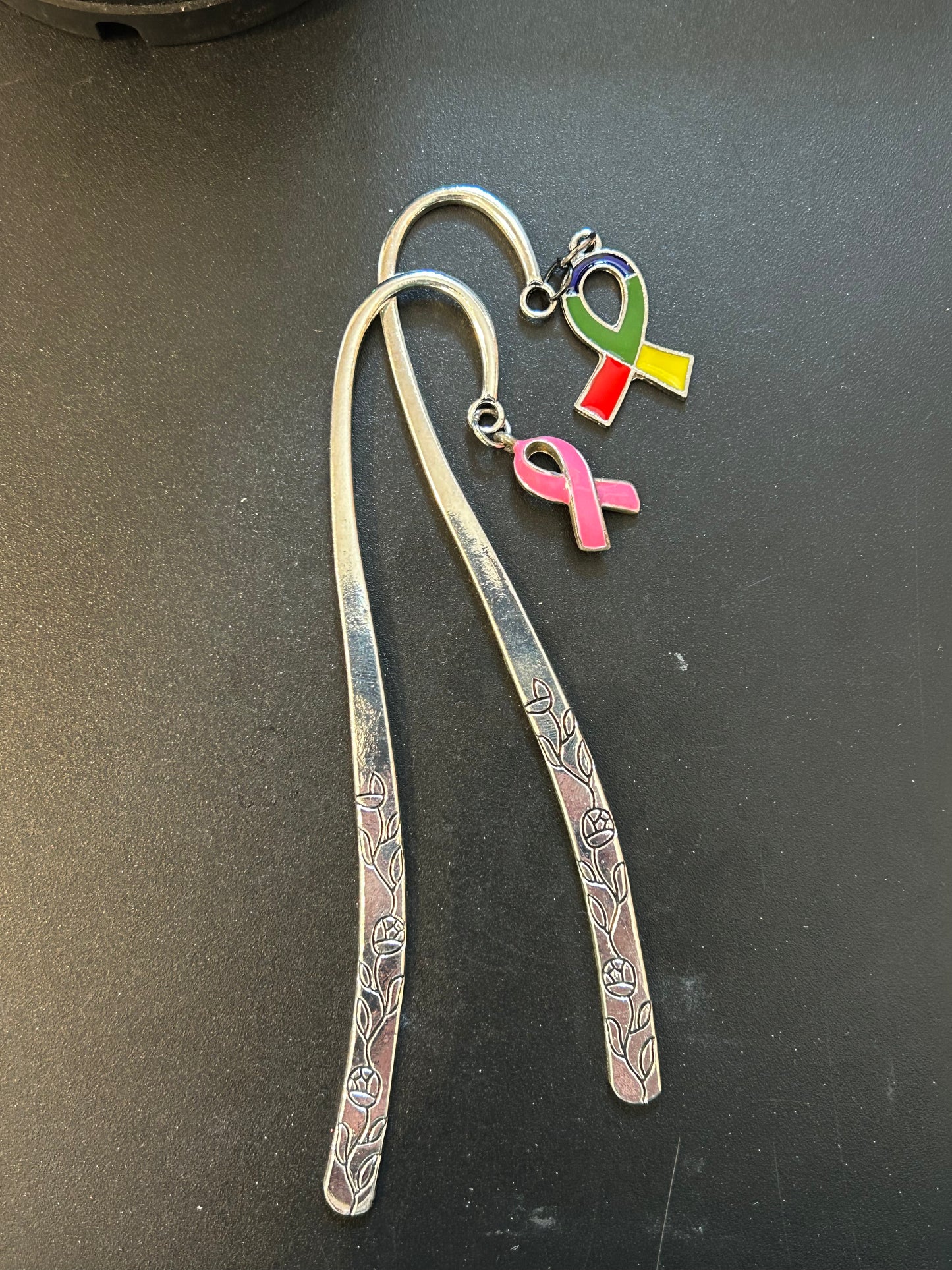 Tom Curl bookmark - Medium